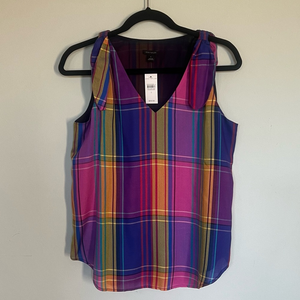 ANN TAYLOR ,SZ SMALL, FESTIVE PLAID TOP, BRAND NEW WITH TAG